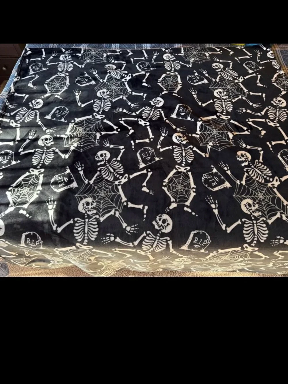 Skeleton Print Throw Blanket